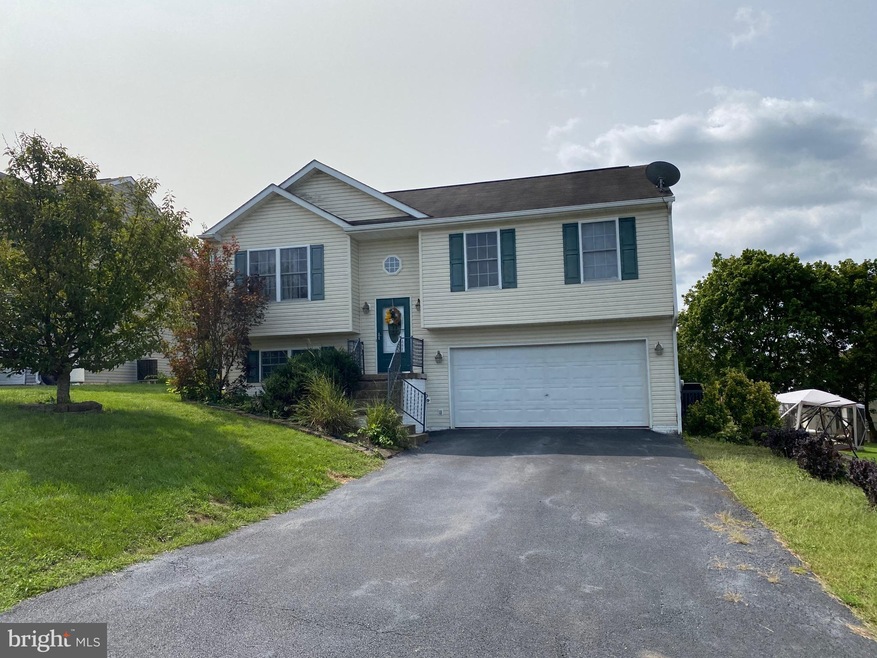 48 Mercedes Dr, Martinsburg, WV 25404 - photo 1