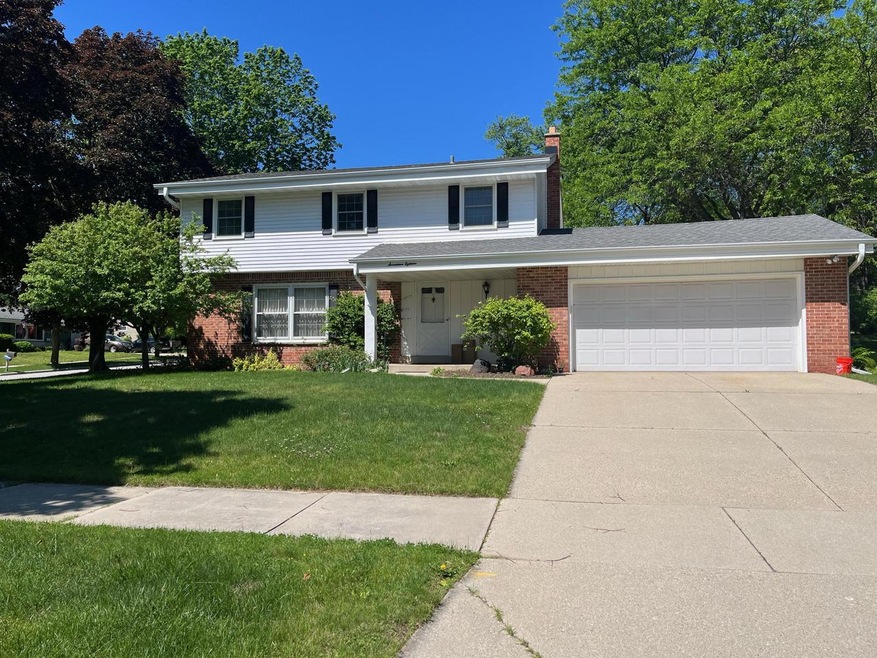 1718 Sylvan Way Front