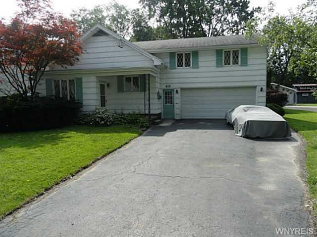 423 E Stenzil St, North Tonawanda, NY 14120 - photo 1
