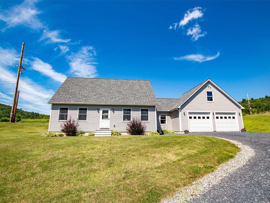 1566 Hinesburg Rd, Richmond, VT 05477 - photo 1