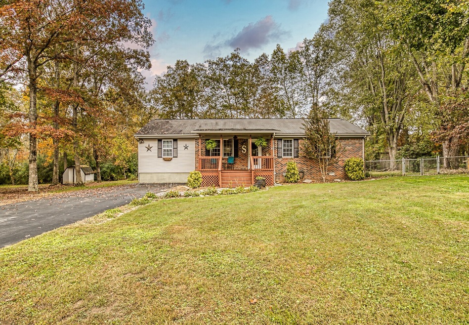 668 Dillon St, Crossville, TN 38555 - photo 1