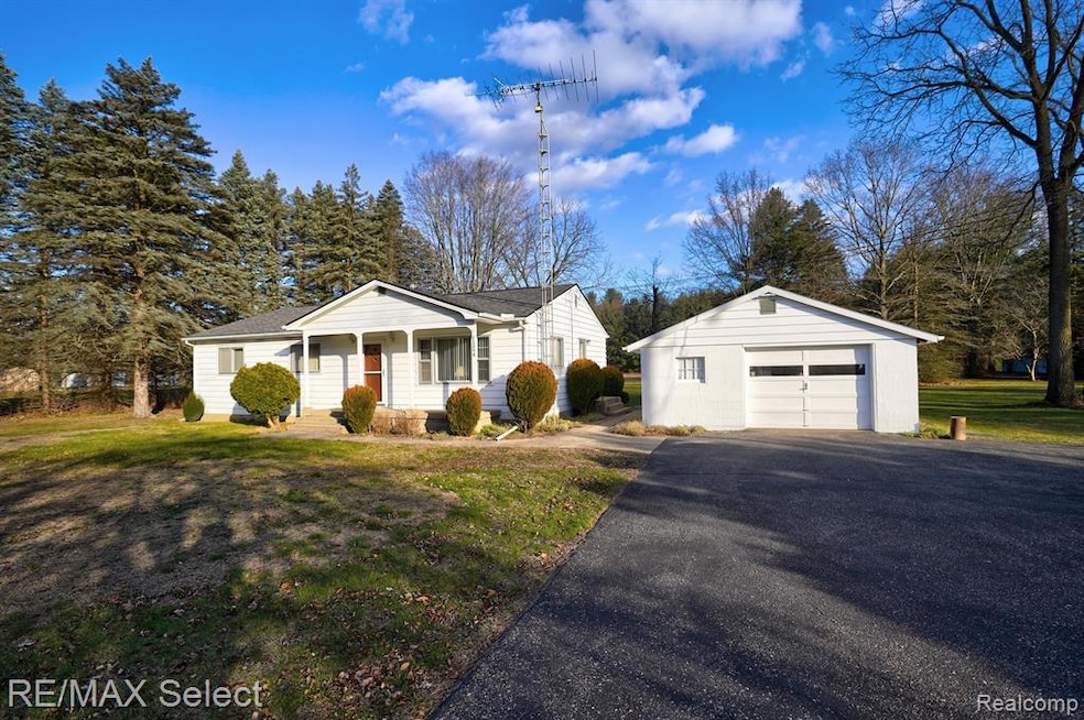 11394 N Elms Rd, Clio, MI 48420 - photo 1