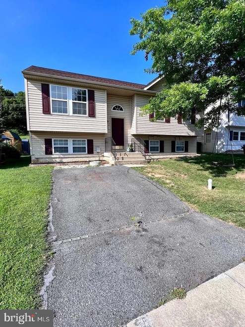 821 Brunswick St, Brunswick, MD 21716 - photo 1