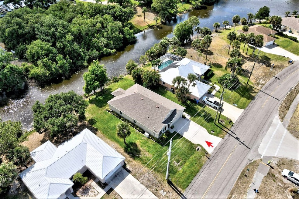 1318 Schumann Dr, Sebastian, FL 32958 - photo 1