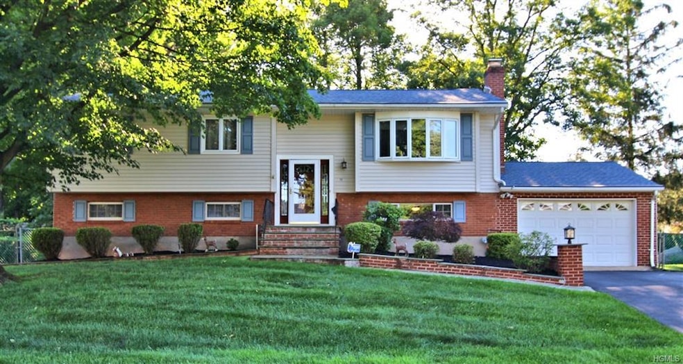 11 Waldron Dr, Stony Point, NY 10980 - photo 1