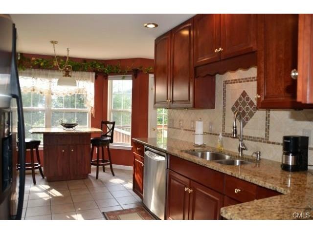 908 Lexington Blvd unit 908, Bethel, CT 06801 - photo 1