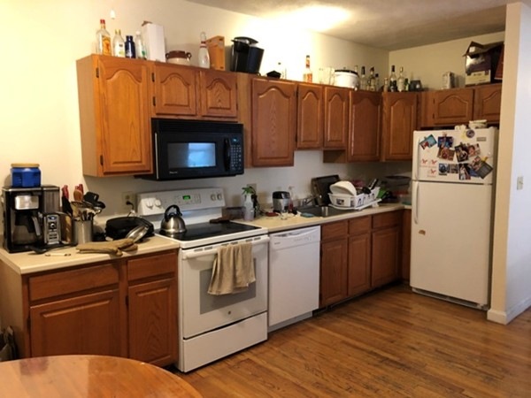 122 Berkshire St unit 4, Cambridge, MA 02141 - photo 1