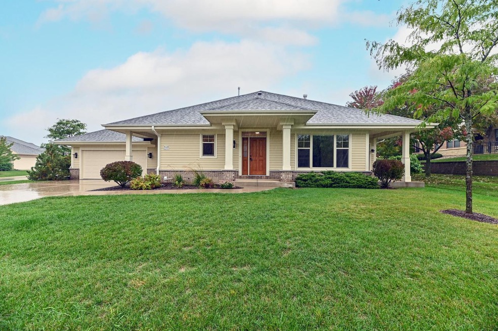 W128N6795 Northfield Dr, Menomonee Falls, WI 53051 - photo 1