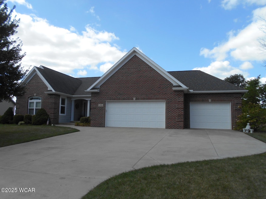 2826 Torrey Pines Dr, Findlay, OH 45840 - photo 1