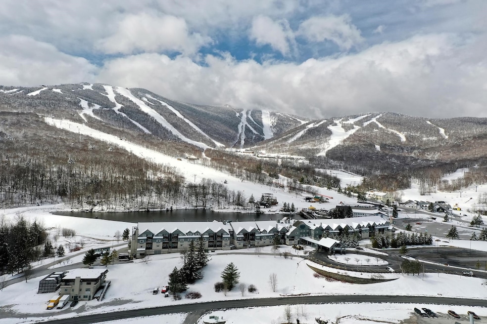 228 E Mountain Rd unit 255 II, Killington, VT 05751 - photo 1