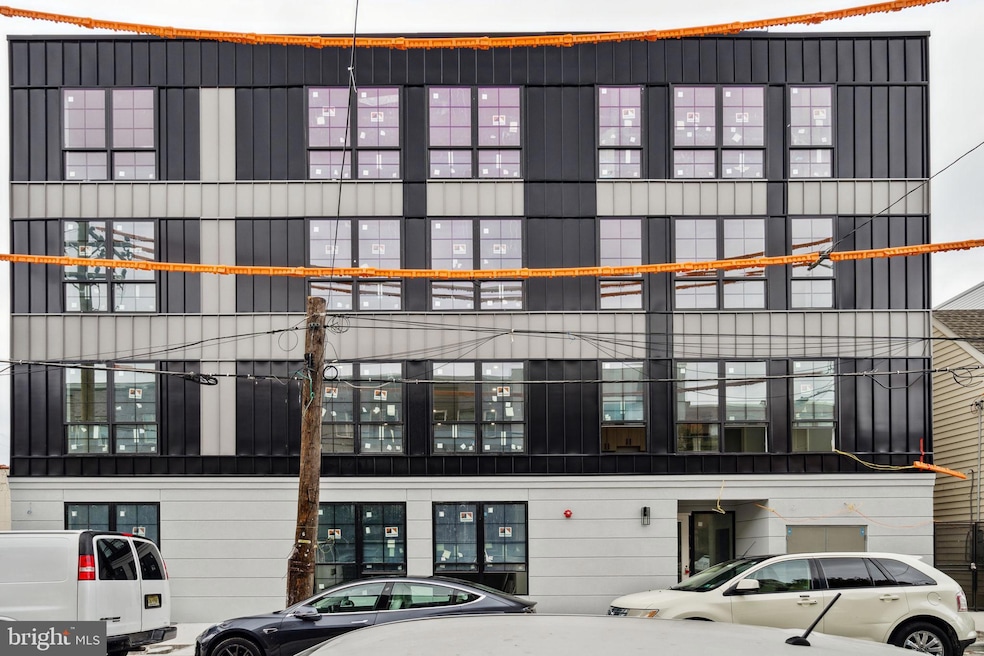 1112-16 E Berks St unit 406, Philadelphia, PA 19125 - photo 1