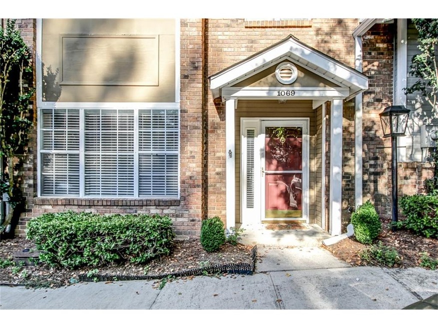 Perfect townhome community nestled between Morning