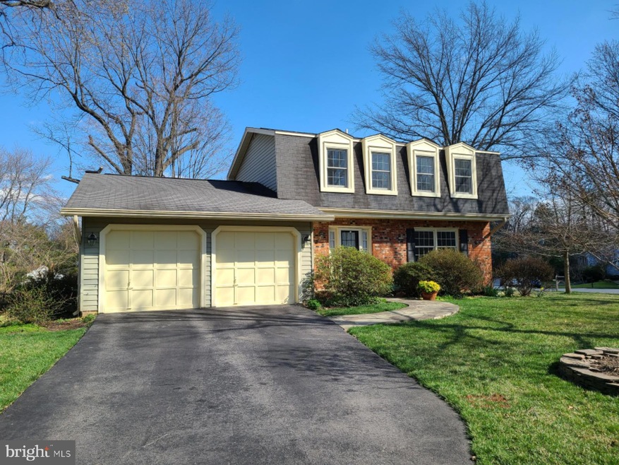 9831 Wolcott Dr, Burke, VA 22015 - photo 1