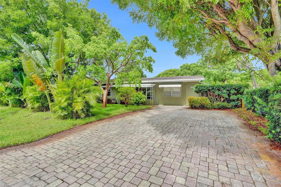 2731 NE 9th Ave, Pompano Beach, FL 33064 - photo 1