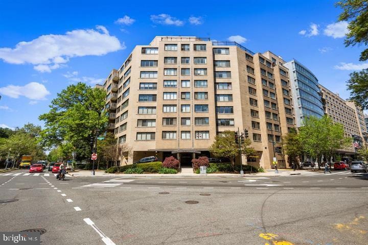 Carriage House unit 119, Washington, DC 20037 - photo 1
