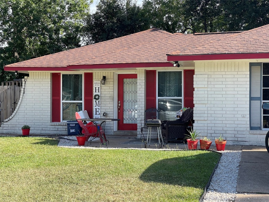 6311 King Post Dr, Houston, TX 77088 - photo 1