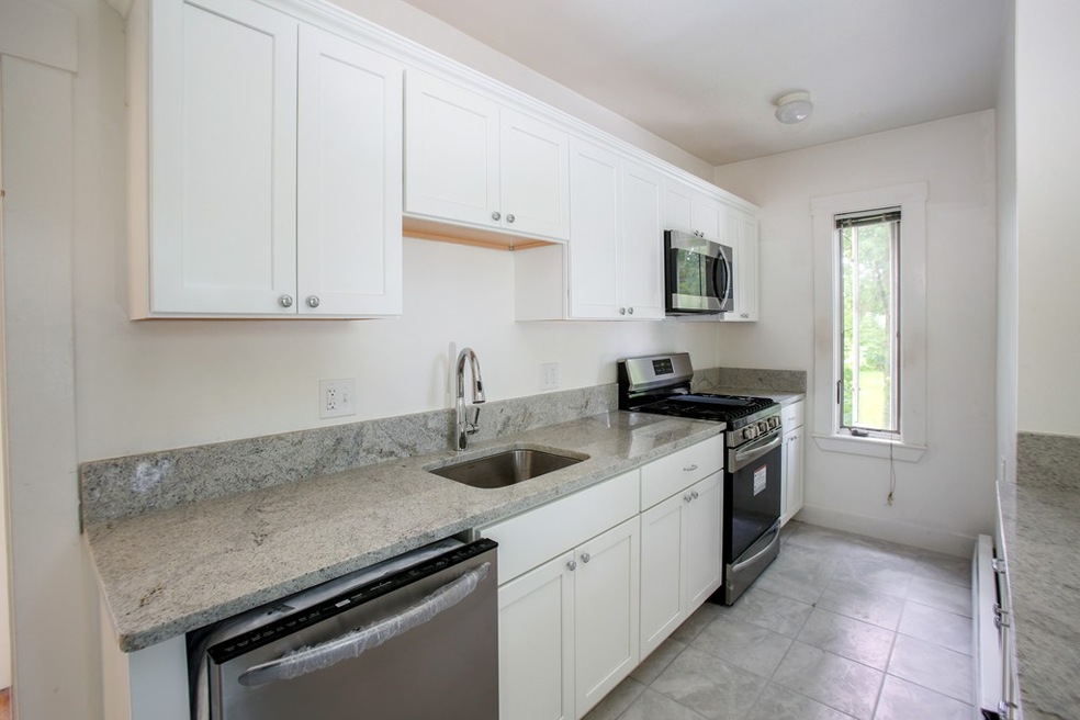 28 Mechanic St unit 28, Newton Upper Falls, MA 02464 - photo 1