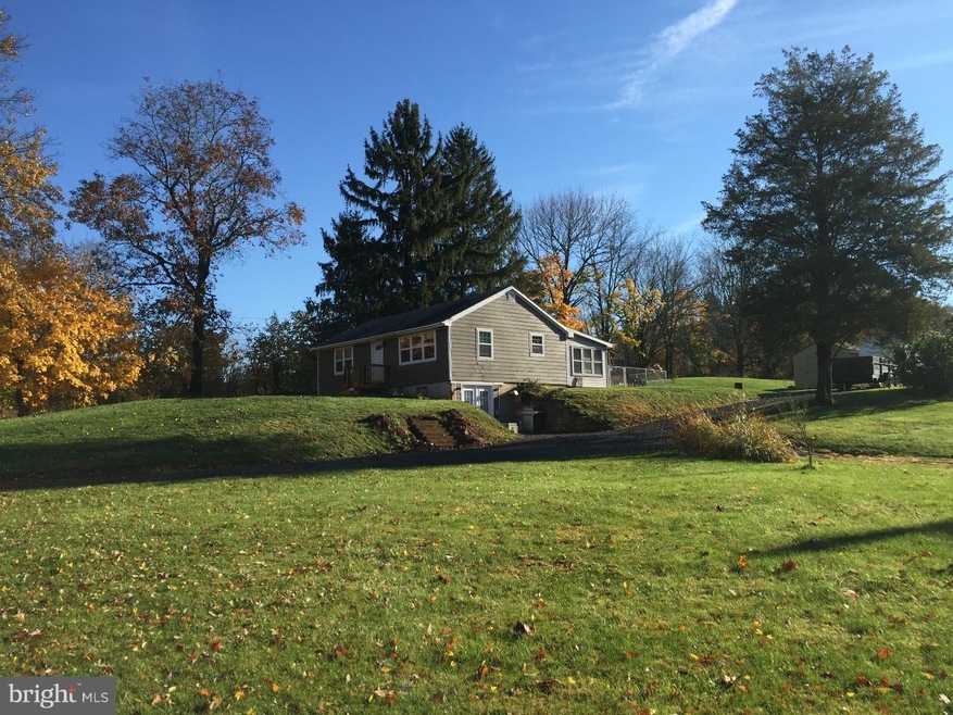 3090 Limeport Pike, Coopersburg, PA 18036 - photo 1