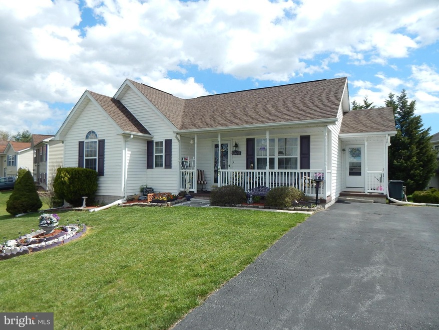 207 Bane Berry Ln, Martinsburg, WV 25404 - photo 1