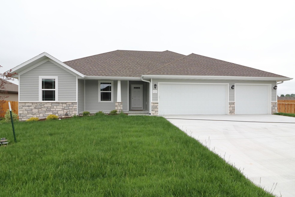 1668FeatherCrest01
