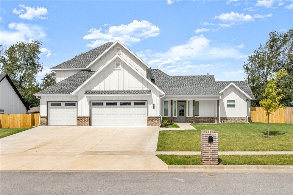 218 Mueller Way, Prairie Grove, AR 72753 - photo 1