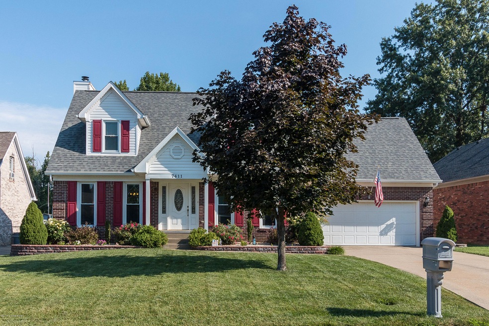 7411 Crabtree Dr, Louisville, KY 40228 - photo 1