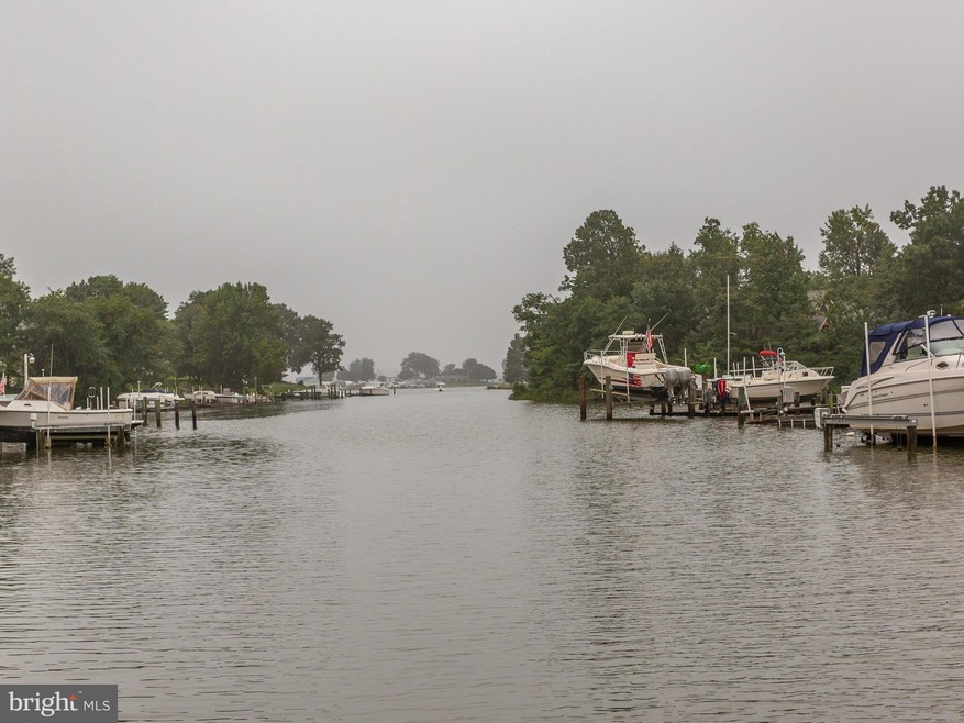 4119 Waterview Dr, Edgewater, MD 21037 - photo 1