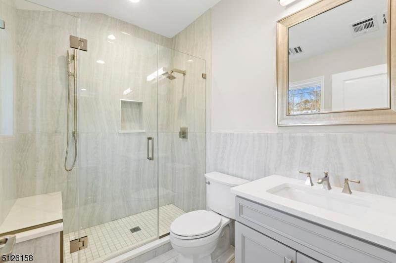 268 Edgewood Rd, Franklin Lakes, NJ 07417 - photo 1