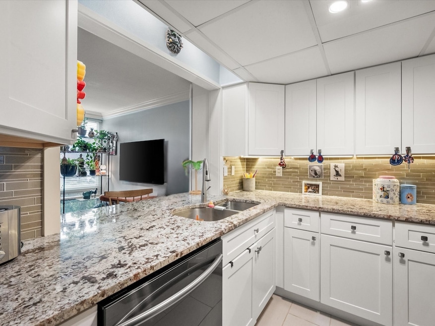 578 E Avenue J unit A, Grand Prairie, TX 75050 - photo 1