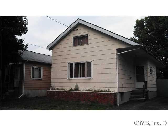 Exterior Front. Welcome to 916 Highland Street.  V