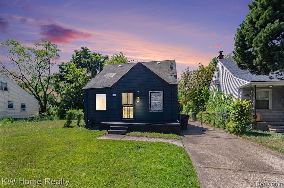 8051 Ashton Ave, Detroit, MI 48228 - photo 1