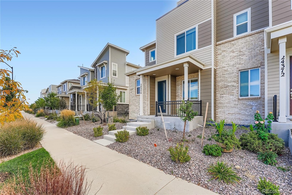 24374 E 42nd Ave, Aurora, CO 80019 - photo 1