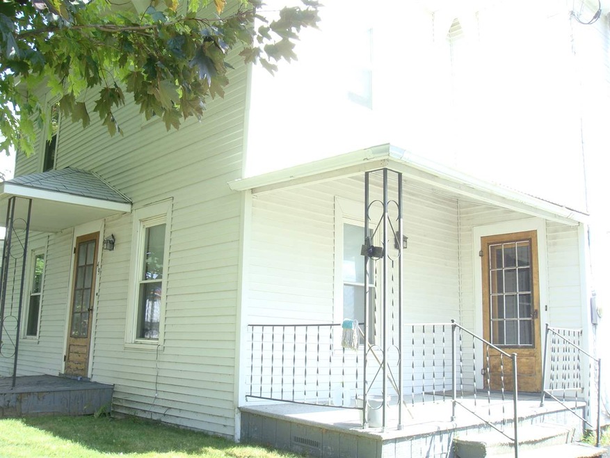 House fronts on Main Street Lisbon, CR 10.
