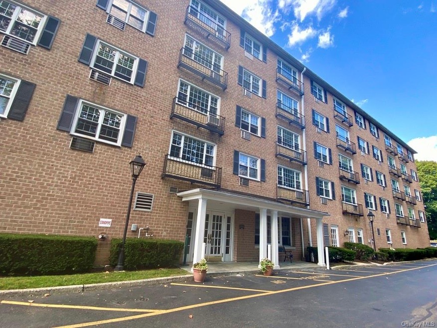 Consulate on the Park unit 3H, Tuckahoe, NY 10707 - photo 1