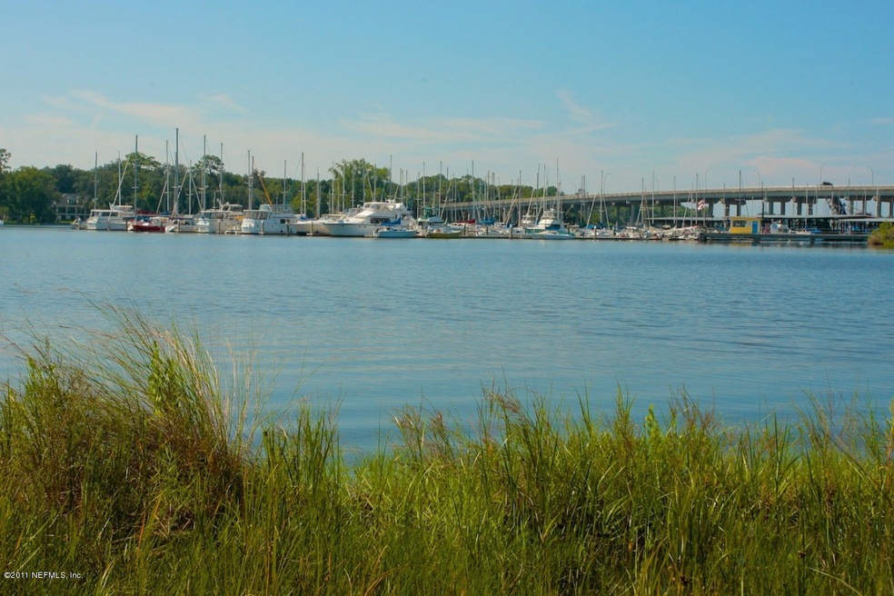 4300 Lakeside Dr unit 14, Jacksonville, FL 32210 - photo 1