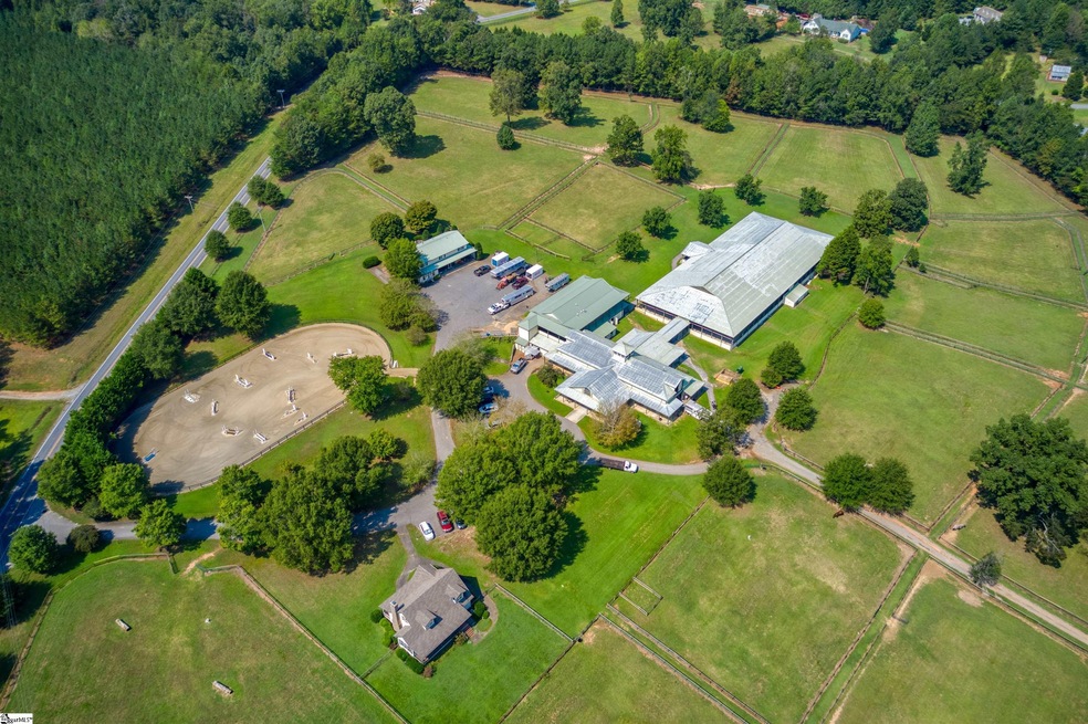 50 acres of equestrian lifestyle