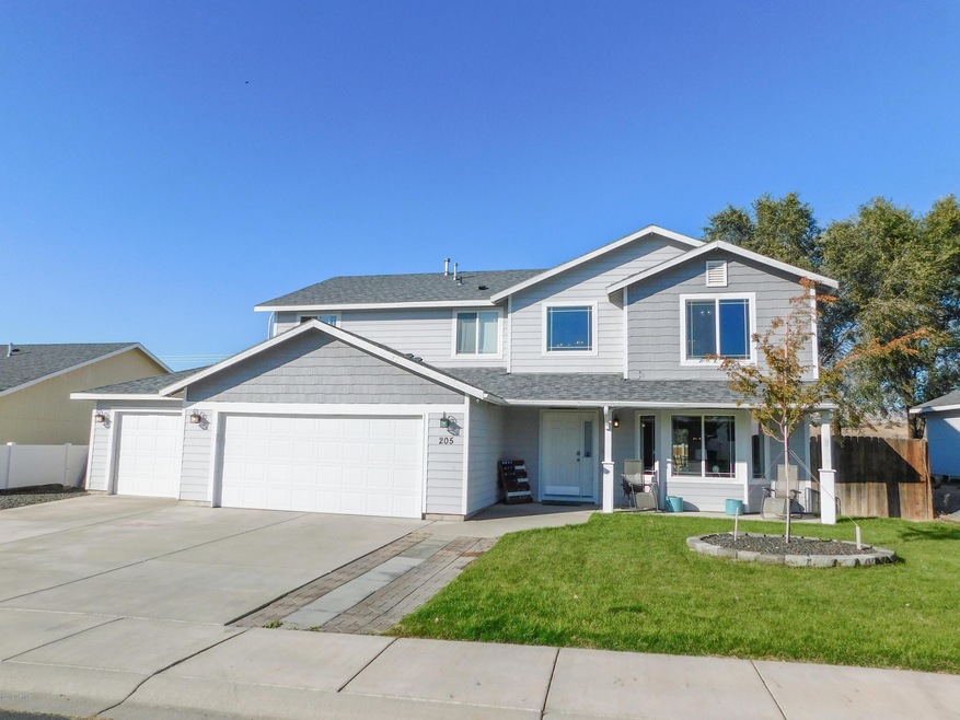 205 Clemans Avenue