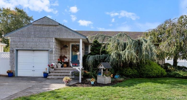 Pending $699,900 • Co-Listing Agent