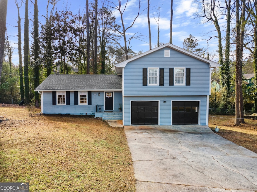 4611 Eberline Ct, Stone Mountain, GA 30083 - photo 1