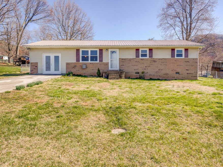 305 Cherry Tree Ln MLS001