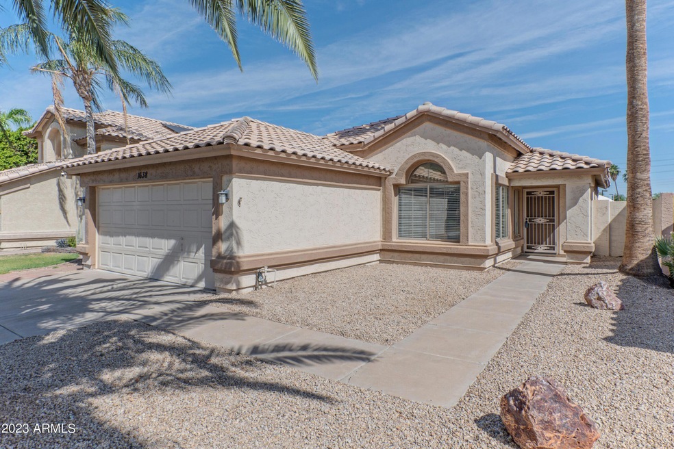 1638 N-002-001-Exterior-MLS_Size