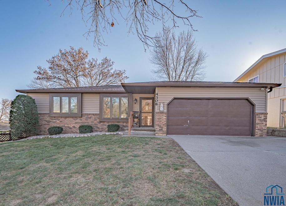 4308 46th Street Place, Sioux City, IA 51108 - photo 1
