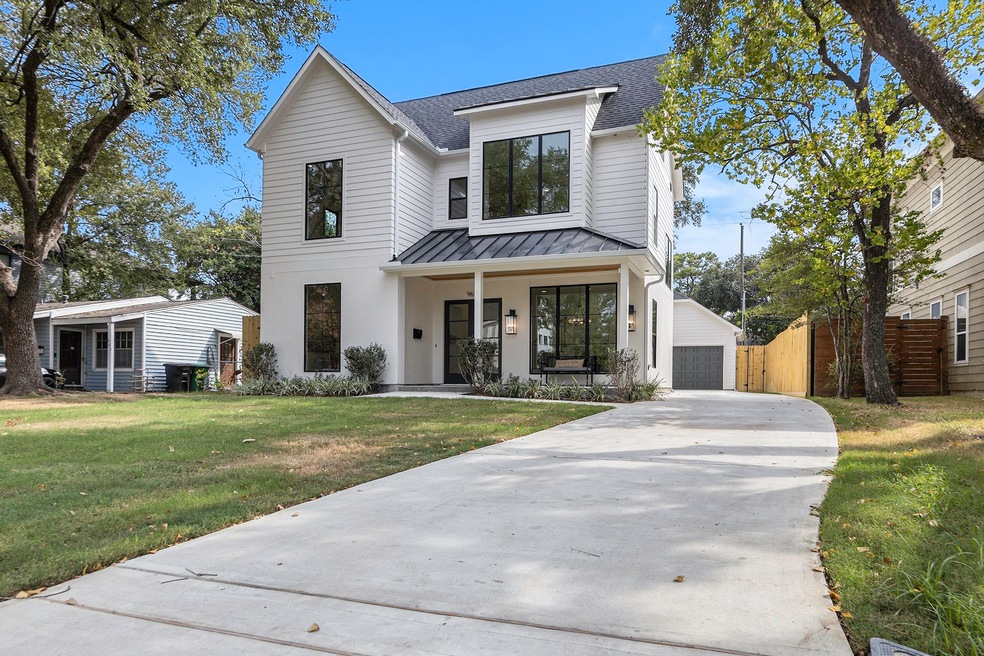 967 W 42nd St, Houston, TX 77018 - photo 1