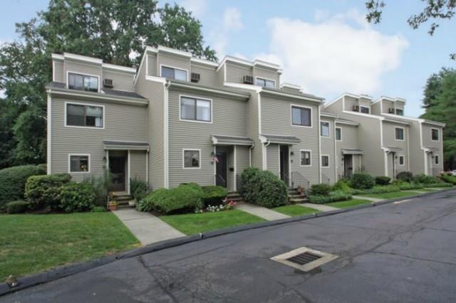 220 Melody Ln, Fairfield, CT 06824 - photo 1