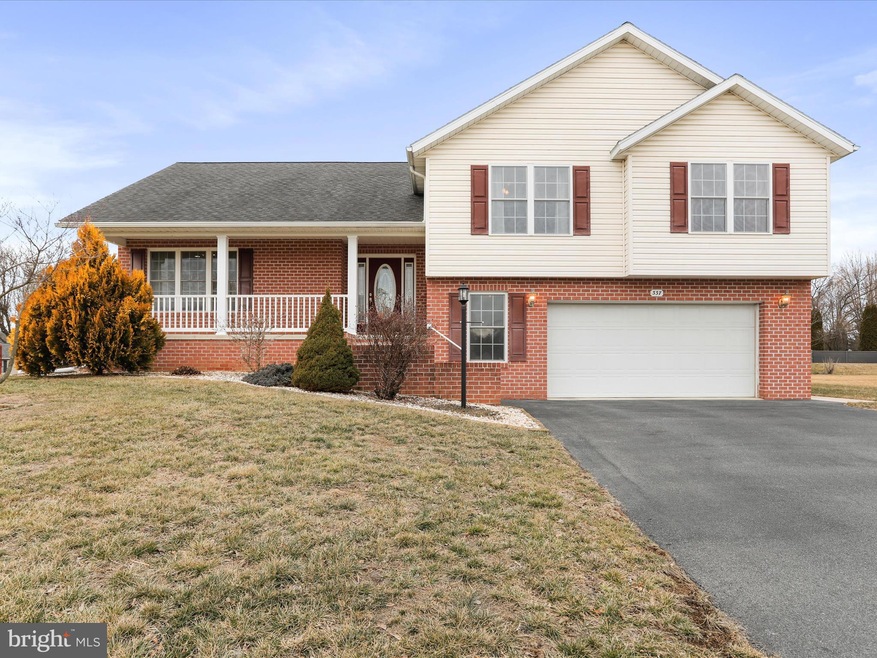 337 Martina Dr, Chambersburg, PA 17201 - photo 1