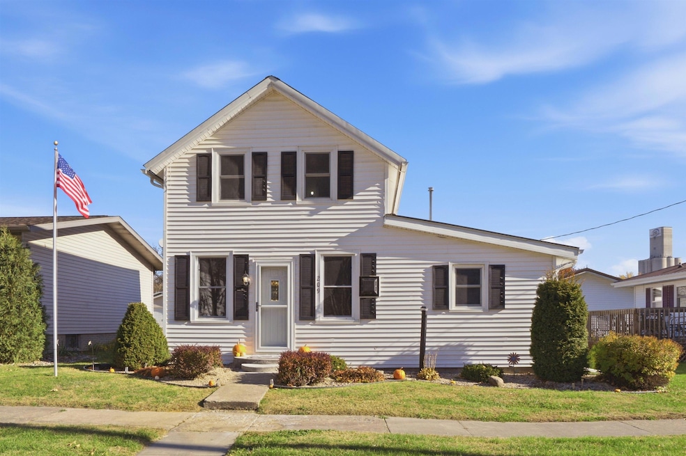 209 2nd St SW, Elkader, IA 52043 - photo 1