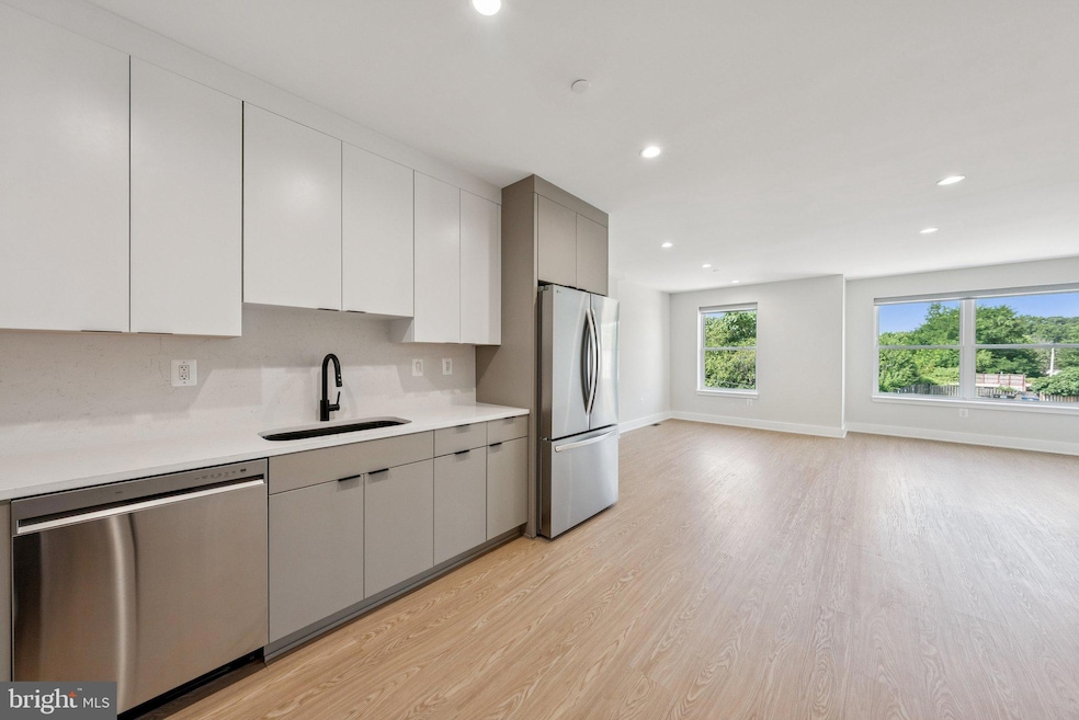 2134 Wisconsin Ave NW unit 6, Washington, DC 20007 - photo 1