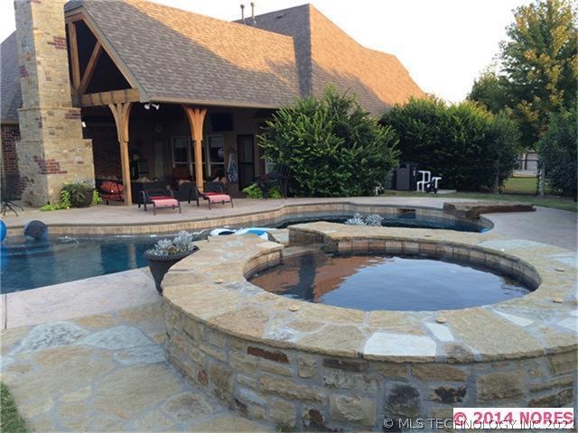 gunite pool and hot tub