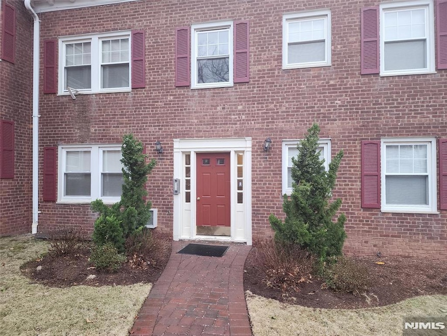 490 Beverly Rd unit C2, Teaneck, NJ 07666 - photo 1