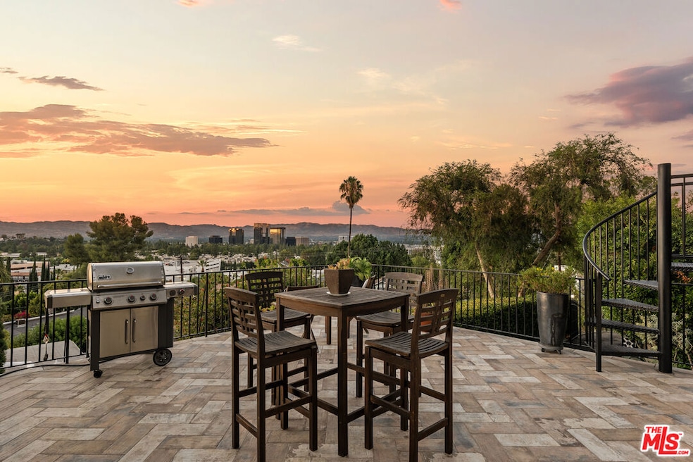 Pending $1,249,000 • Co-Listing Agent